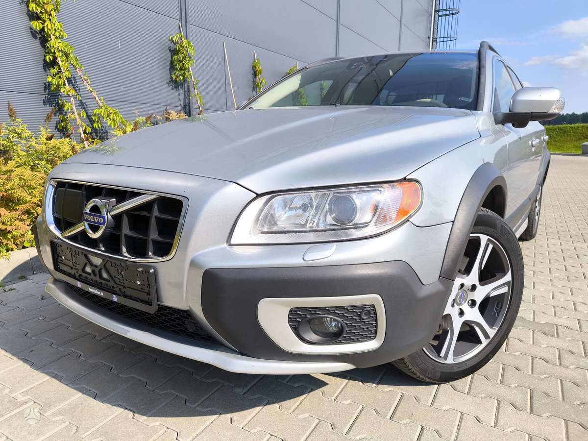 Volvo XC70, 2.4 l., wagon