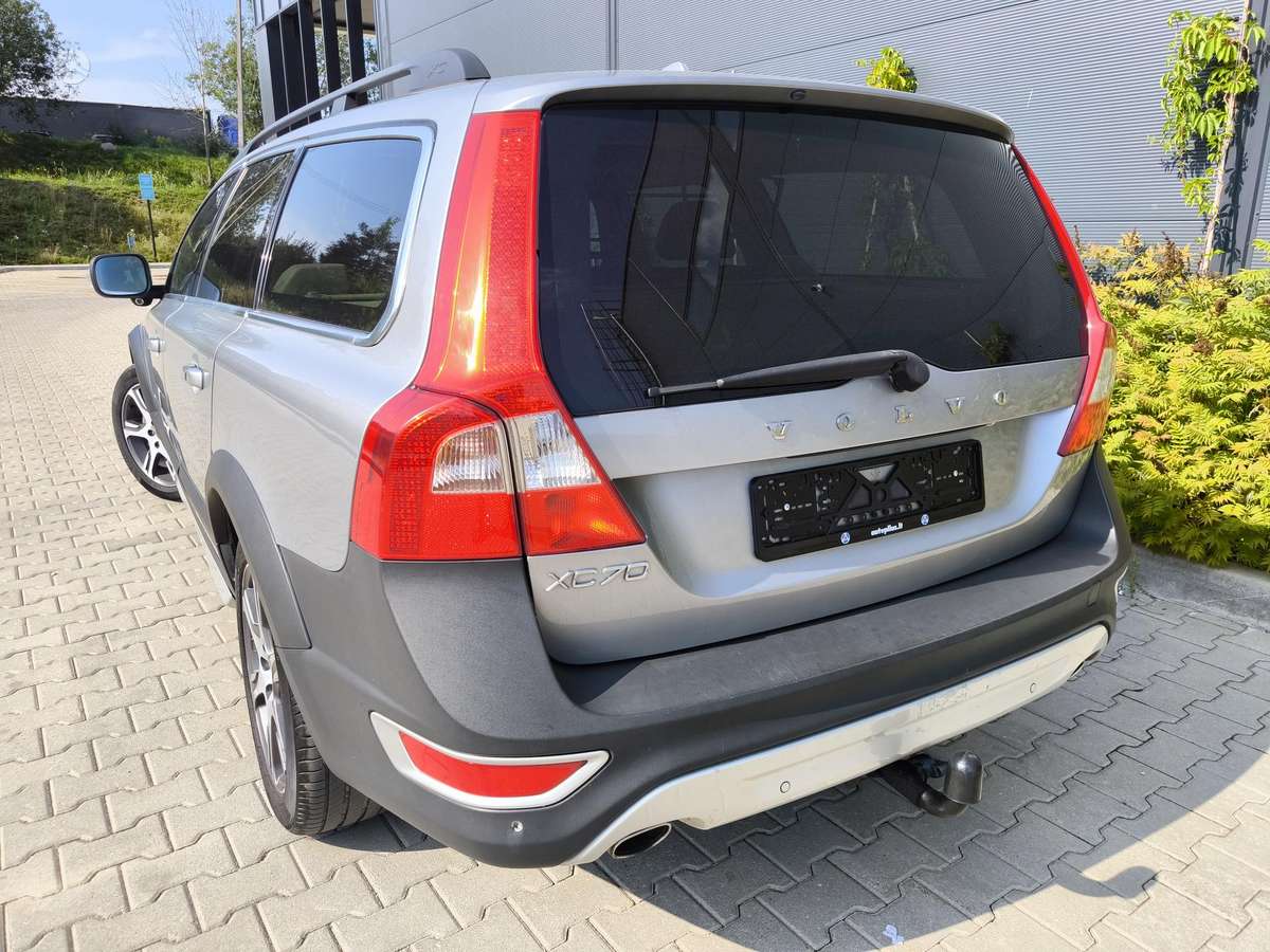 Volvo XC70, 2.4 l., wagon