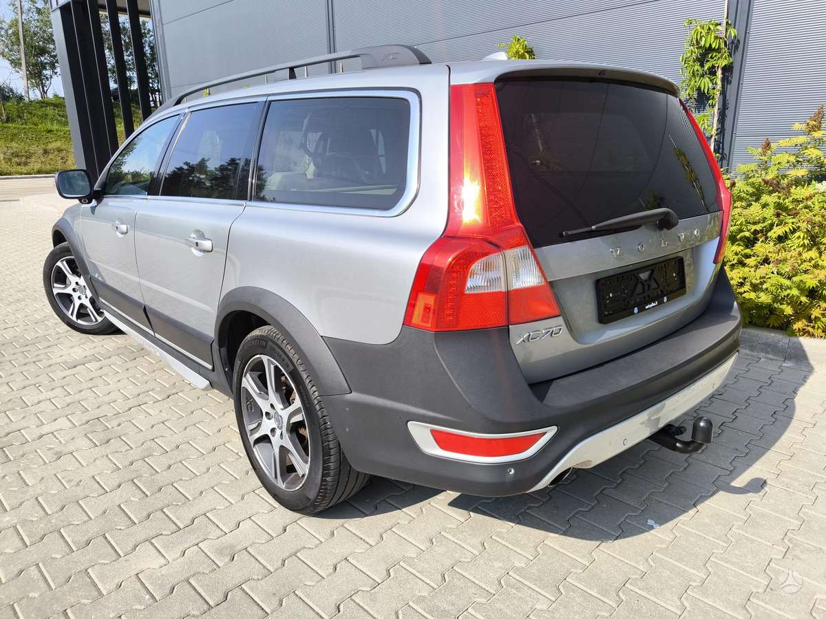 Volvo XC70, 2.4 l., wagon
