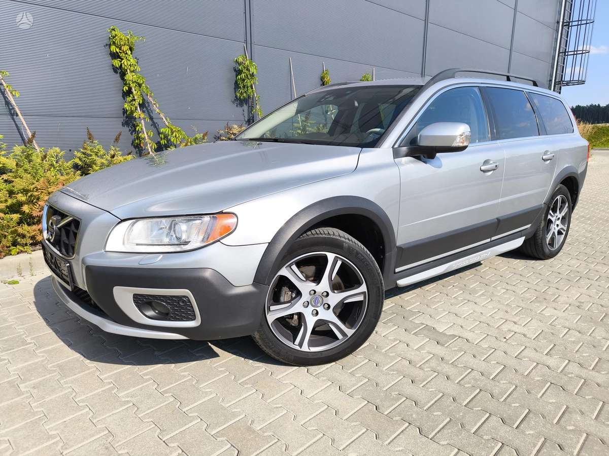 Volvo XC70, 2.4 l., wagon