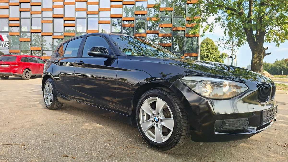 BMW 116, 2.0 l., hatchback