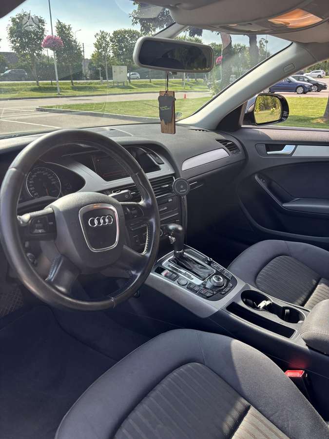 Audi A4, 2.7 l., Седан