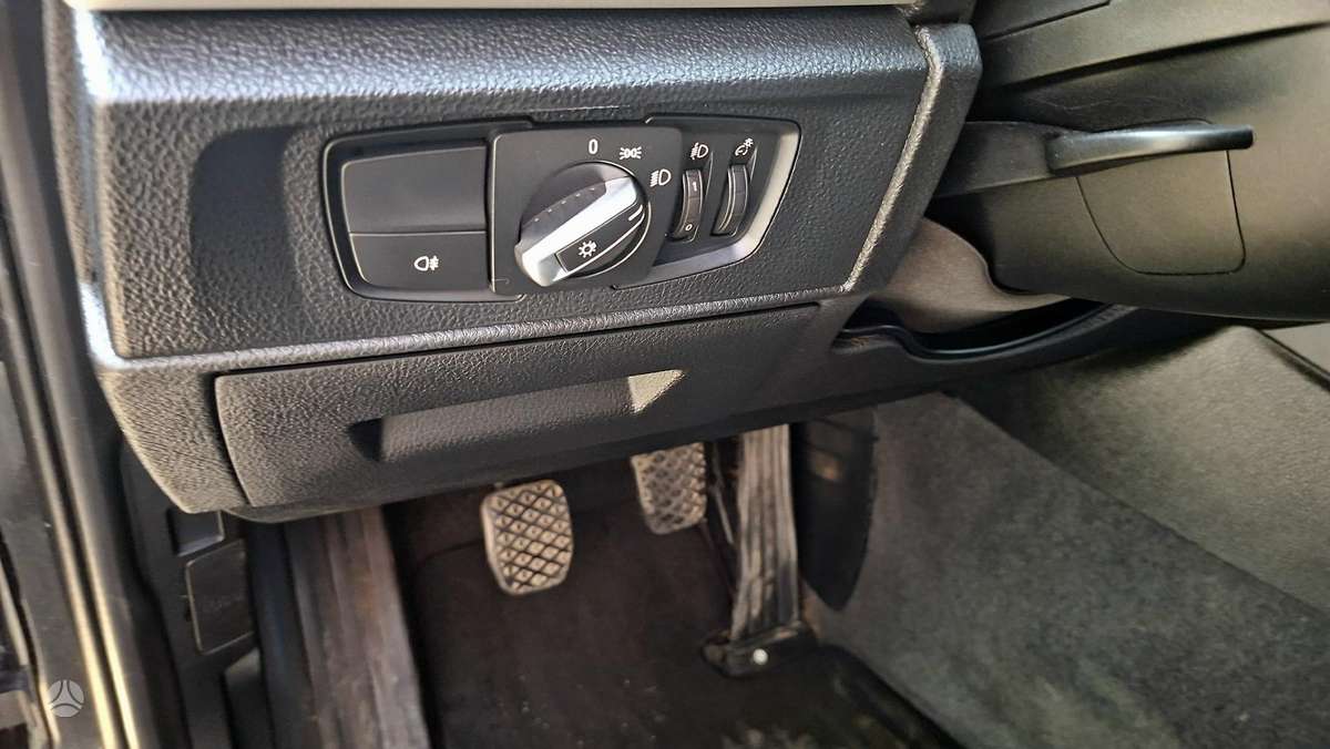 BMW 116, 2.0 l., hatchback
