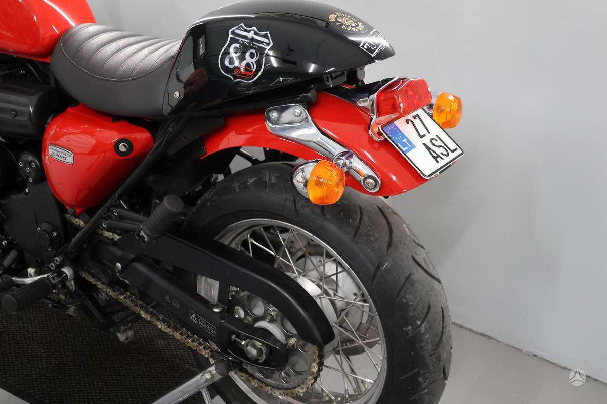 Triumph Thunderbird, street / классические