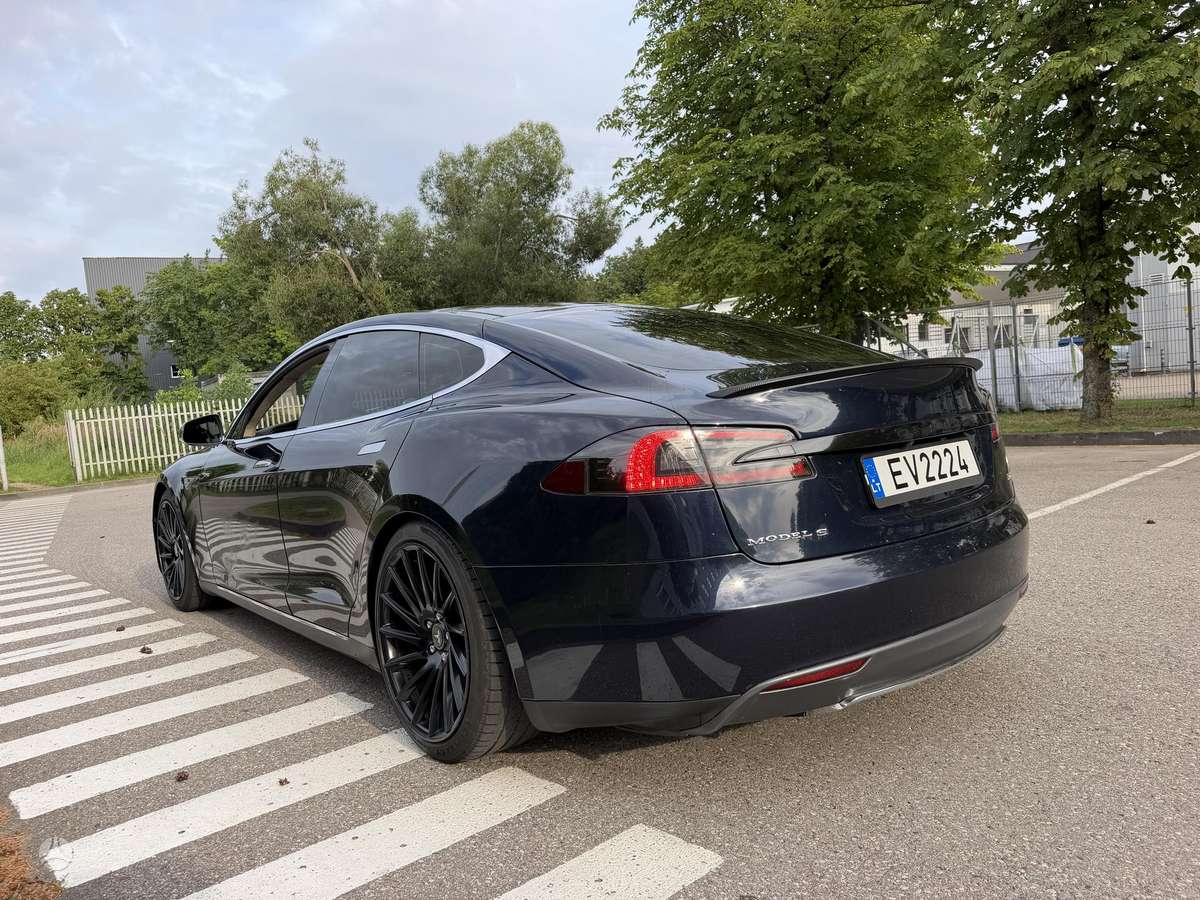 Tesla Model S, saloon / sedan