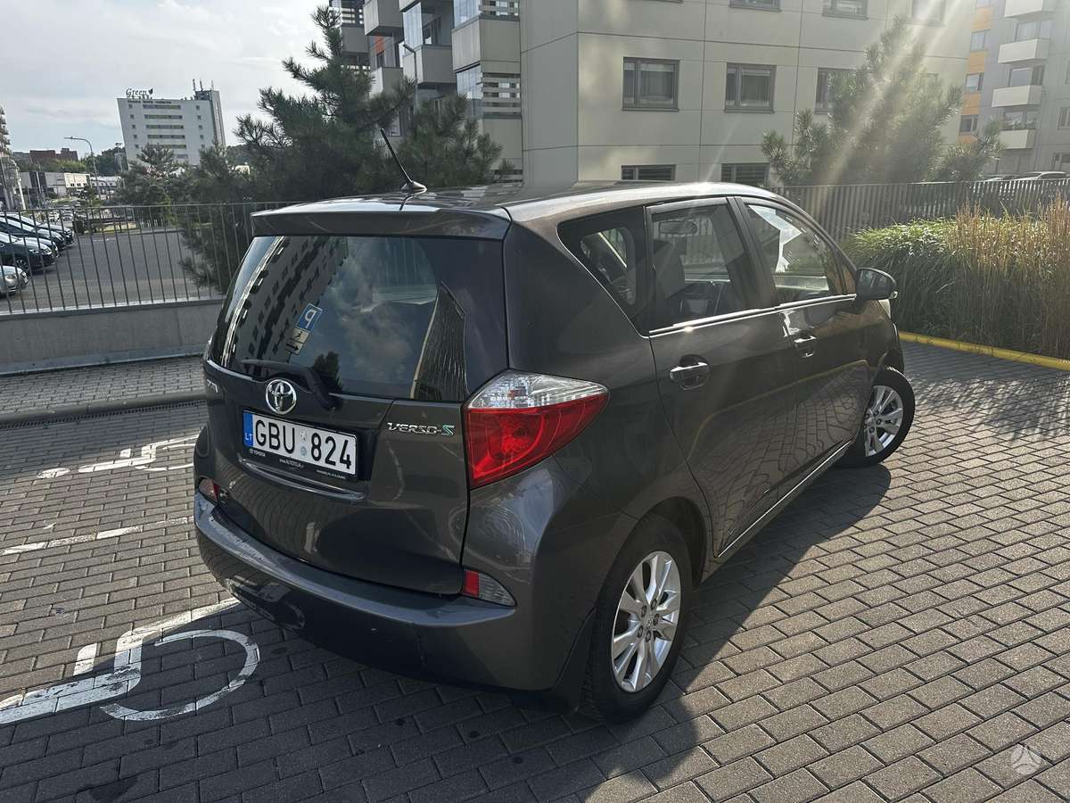 Toyota Verso-S - 6