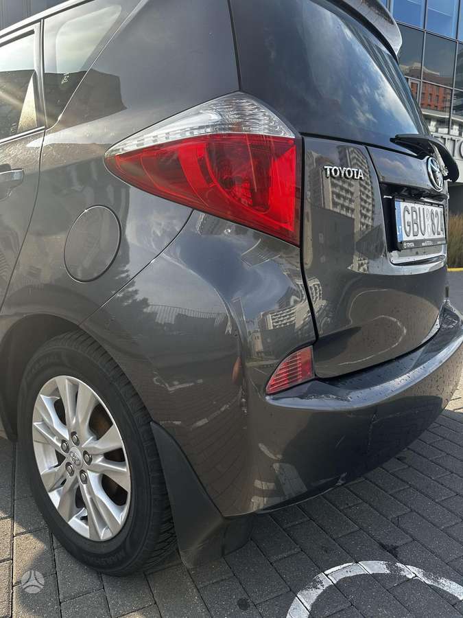 Toyota Verso-S - 10