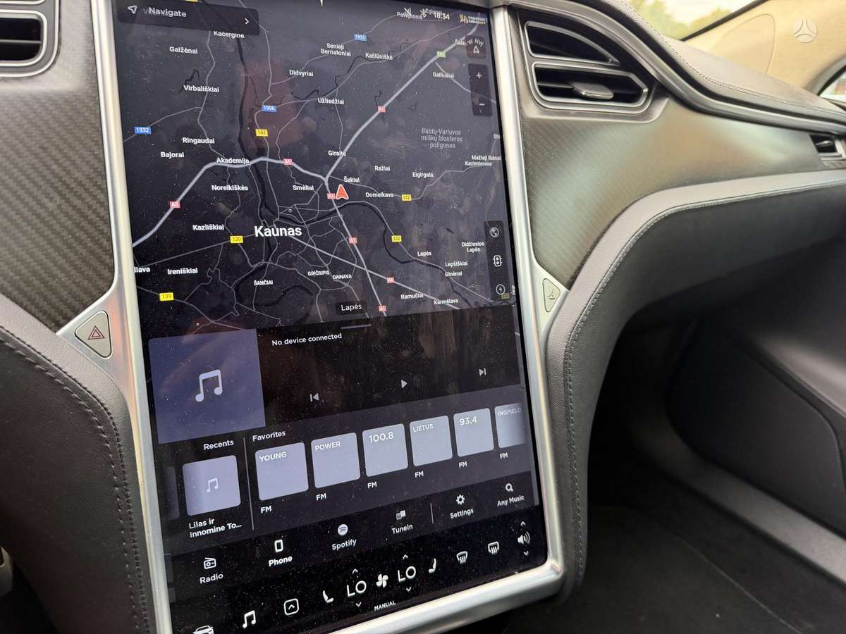 Tesla Model S, sedanas