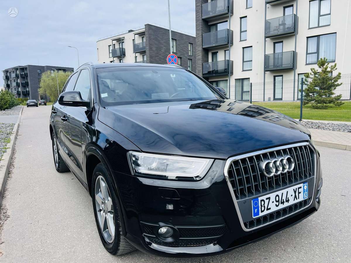 Audi Q3, 2.0 l., off-road / crossover