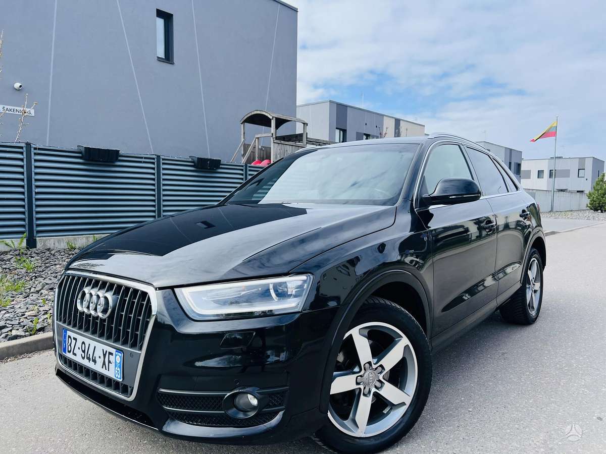 Audi Q3, 2.0 l., off-road / crossover