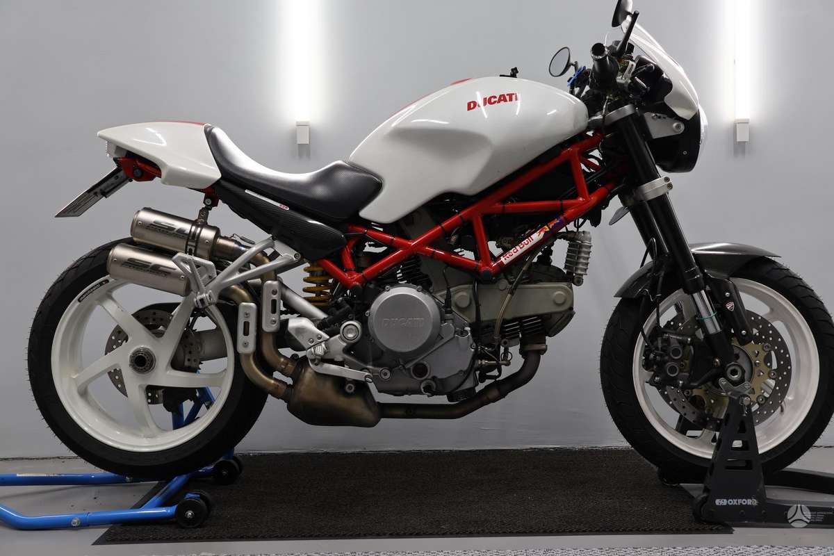Ducati Monster 800cc, street / classic