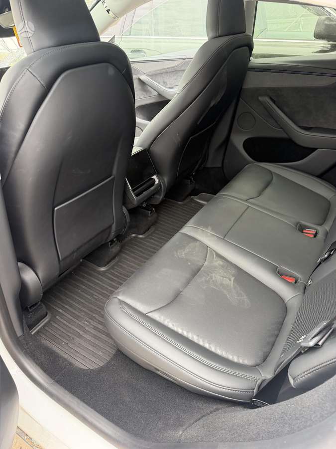 Tesla Model Y, 81 kWh, hatchback