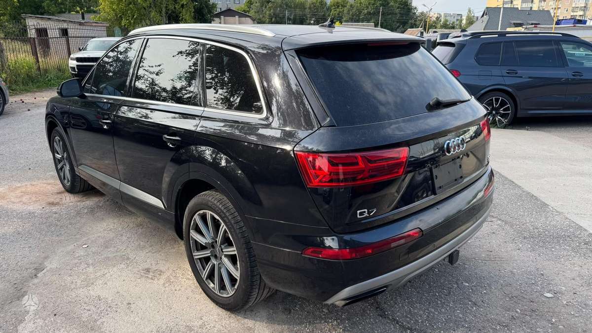 Audi Q7, 3.0 l., off-road / crossover