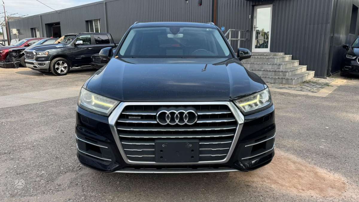 Audi Q7, 3.0 l., off-road / crossover