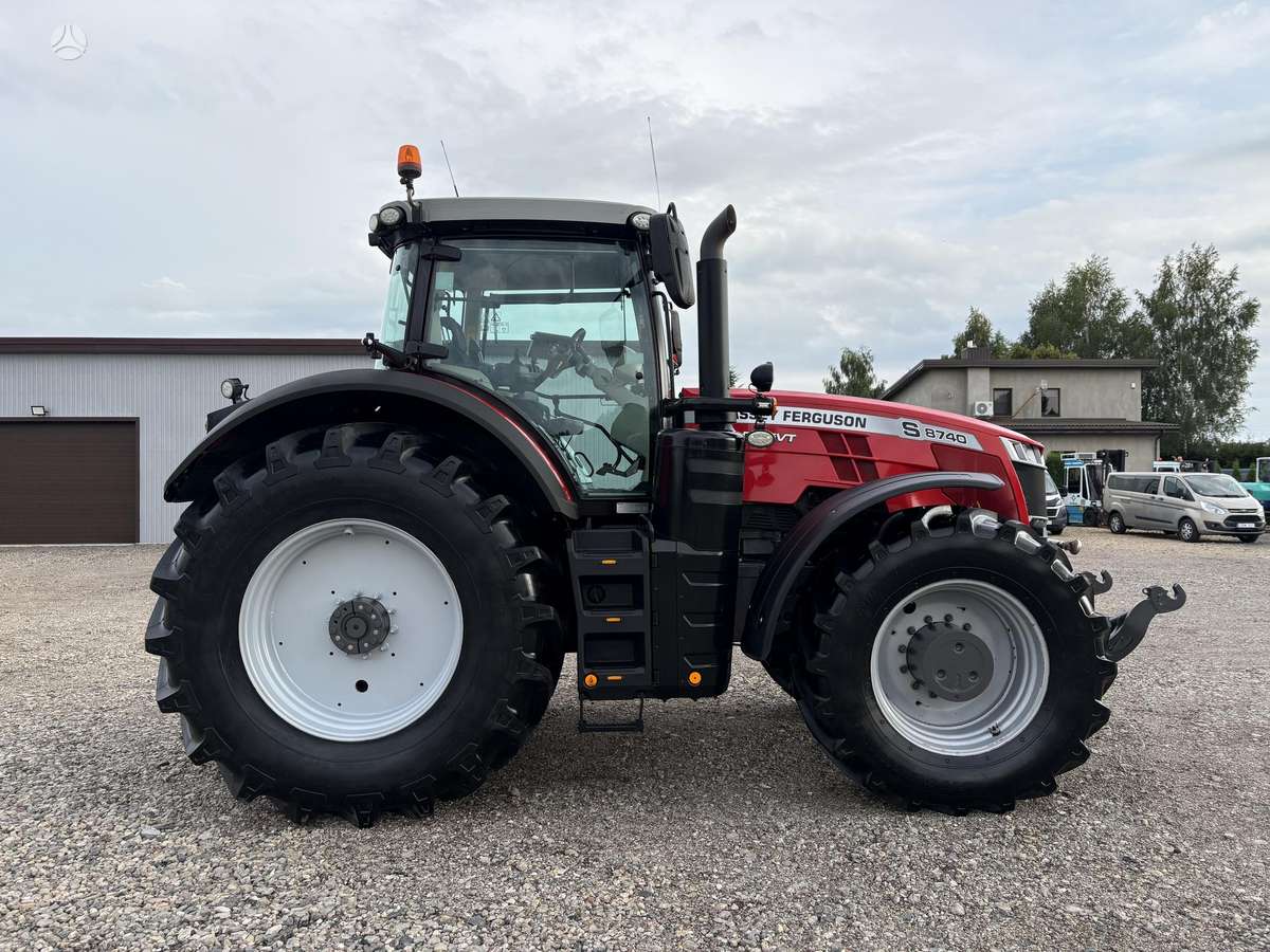 Massey Ferguson 8740S, tractors