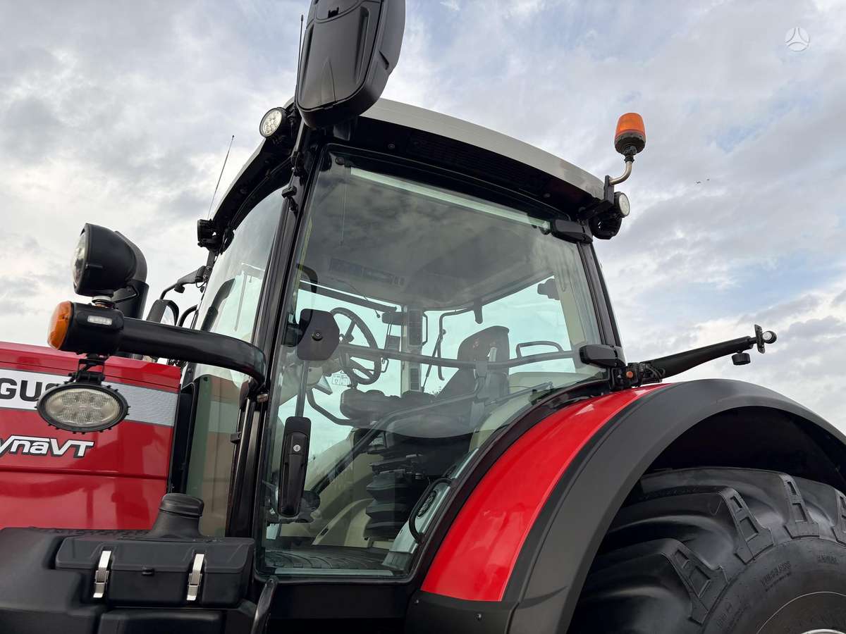 Massey Ferguson 8740S, tractors