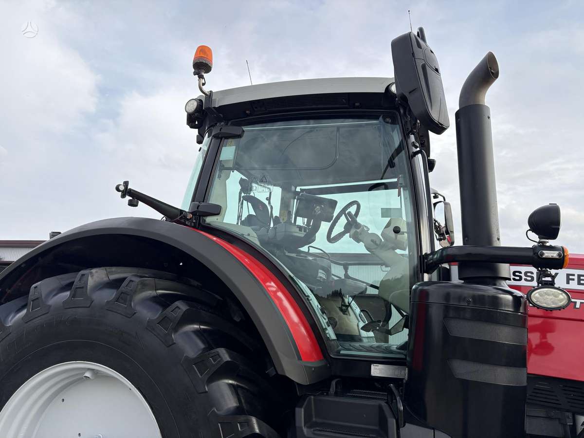 Massey Ferguson 8740S, tractors