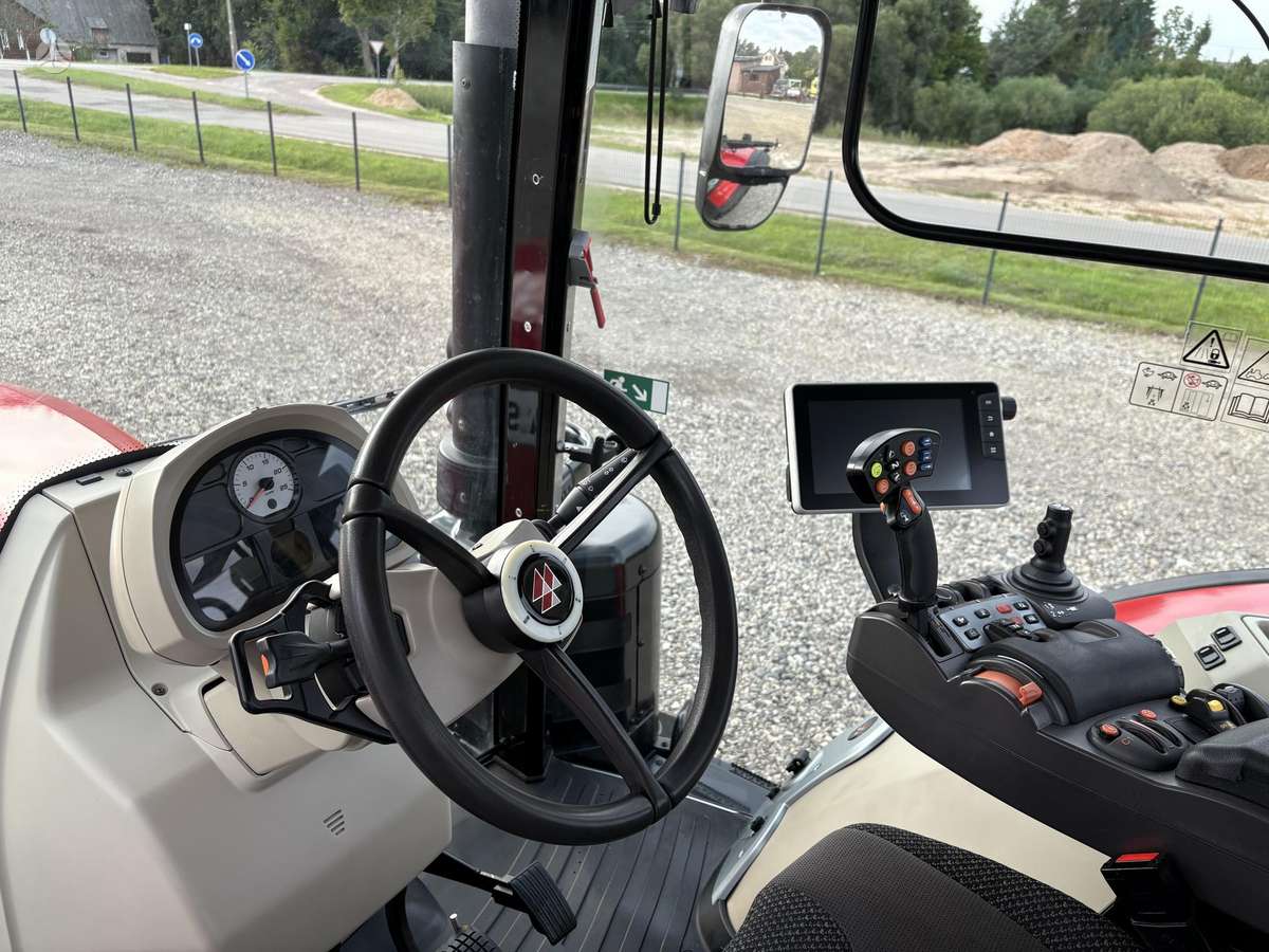 Massey Ferguson 8740S, tractors