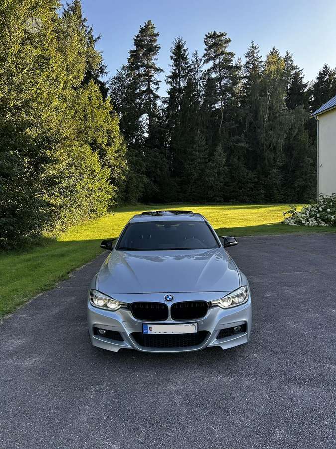 BMW 330, 2.0 l., Седан