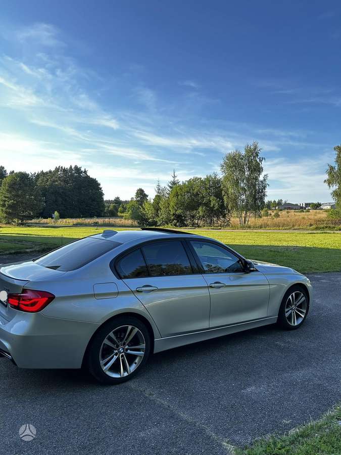 BMW 330, 2.0 l., Седан