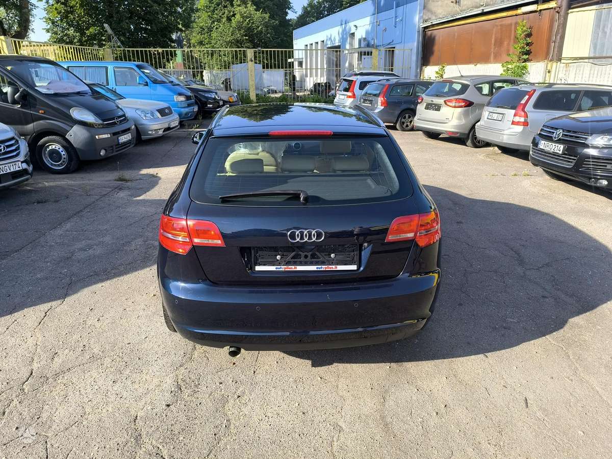 Audi A3, 1.6 l., hatchback