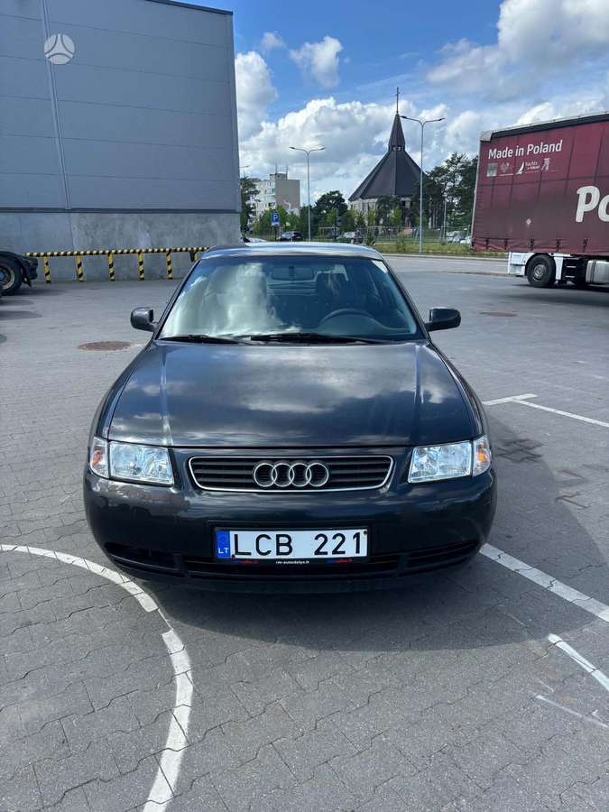Audi A3, 1.6 l., Хэтчбек
