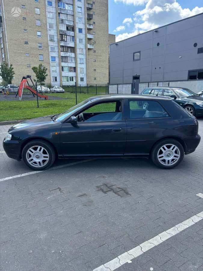Audi A3, 1.6 l., hatchback