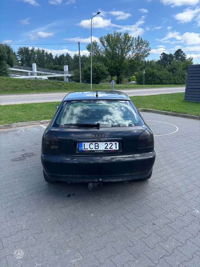 Audi A3, 1.6 l., hatchback