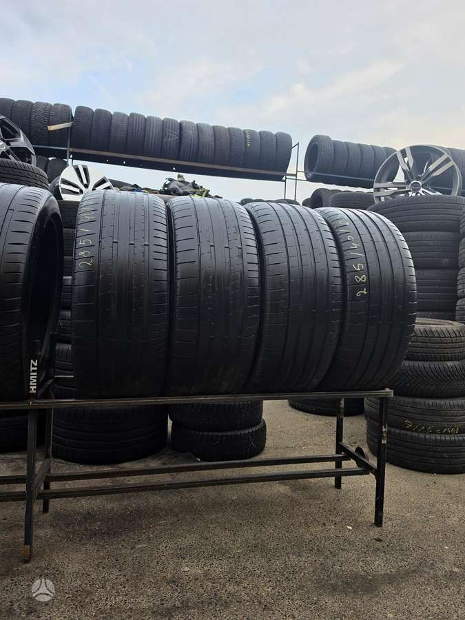 Pirelli P zero pz4, summer 285/40 R22