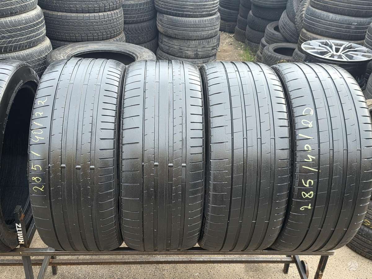 Pirelli P zero pz4, summer 285/40 R22