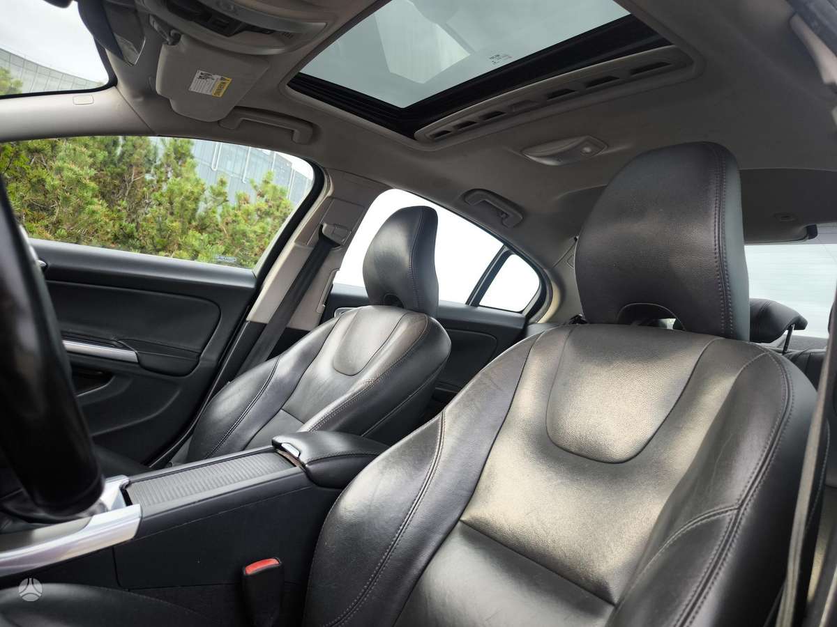 Volvo S60, 2.0 l., Хэтчбек
