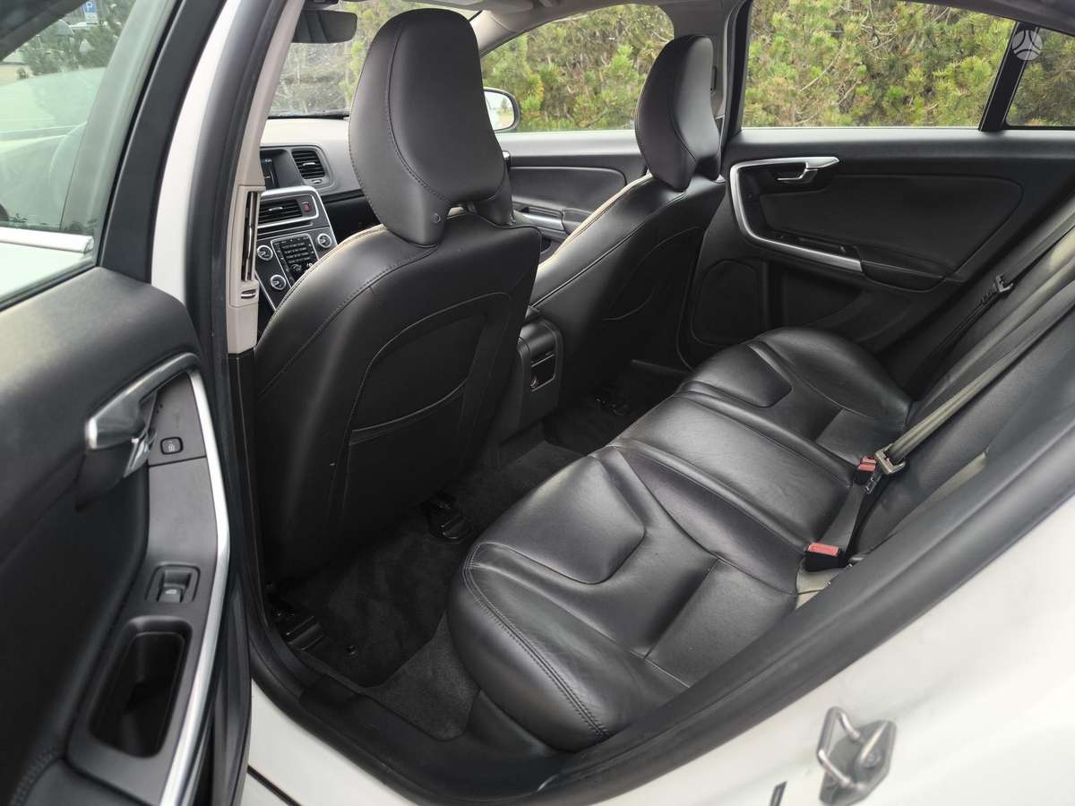 Volvo S60, 2.0 l., Хэтчбек