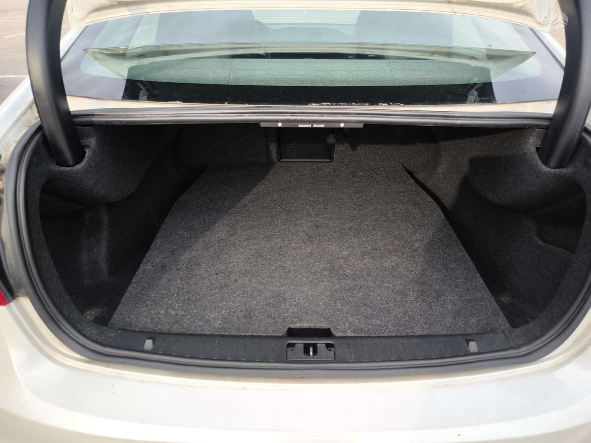 Volvo S60, 2.0 l., hatchback