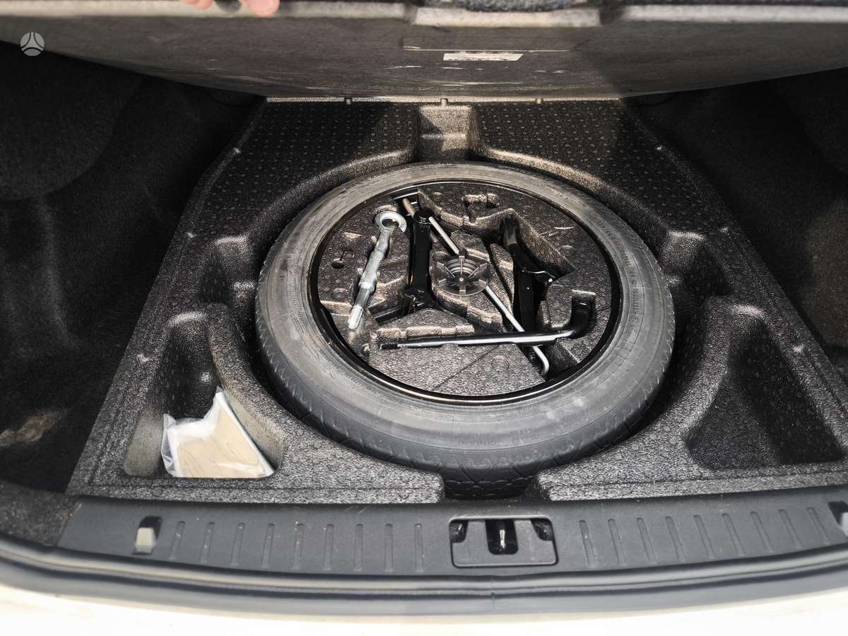 Volvo S60, 2.0 l., hatchback