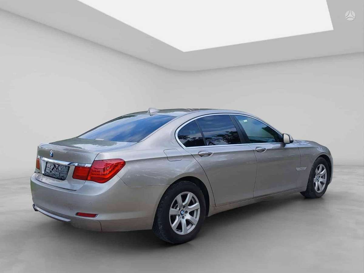 BMW 730, 3.0 l., Седан