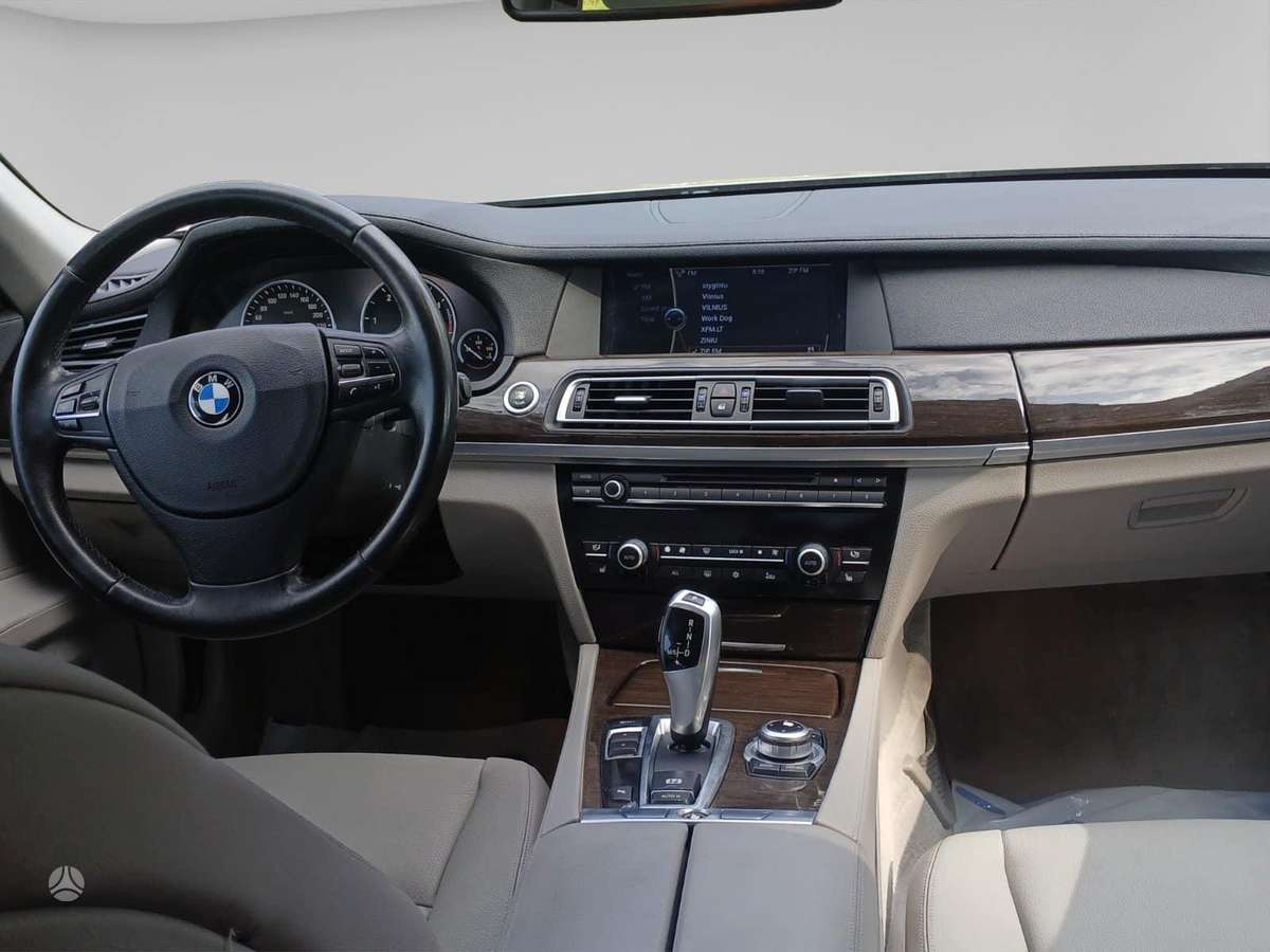 BMW 730, 3.0 l., Седан