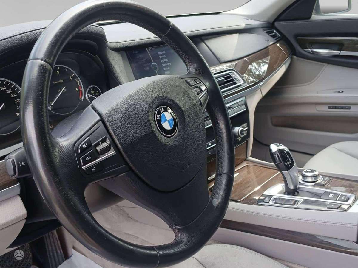 BMW 730, 3.0 l., Седан