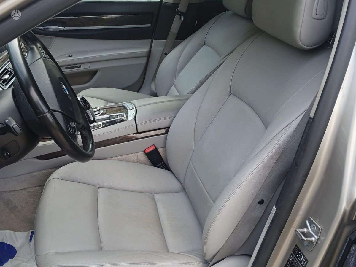 BMW 730, 3.0 l., Седан