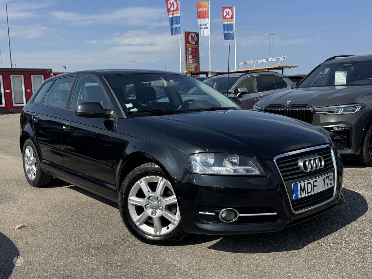Audi A3, 1.6 l., hatchback