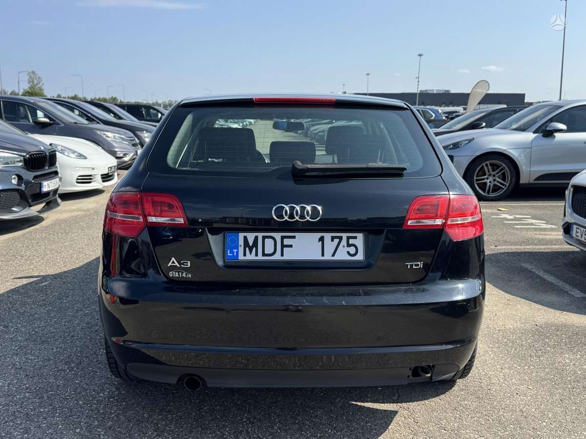 Audi A3, 1.6 l., hatchback