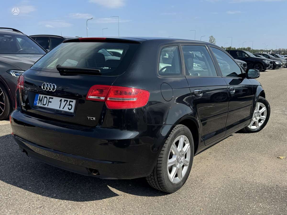 Audi A3, 1.6 l., hatchback