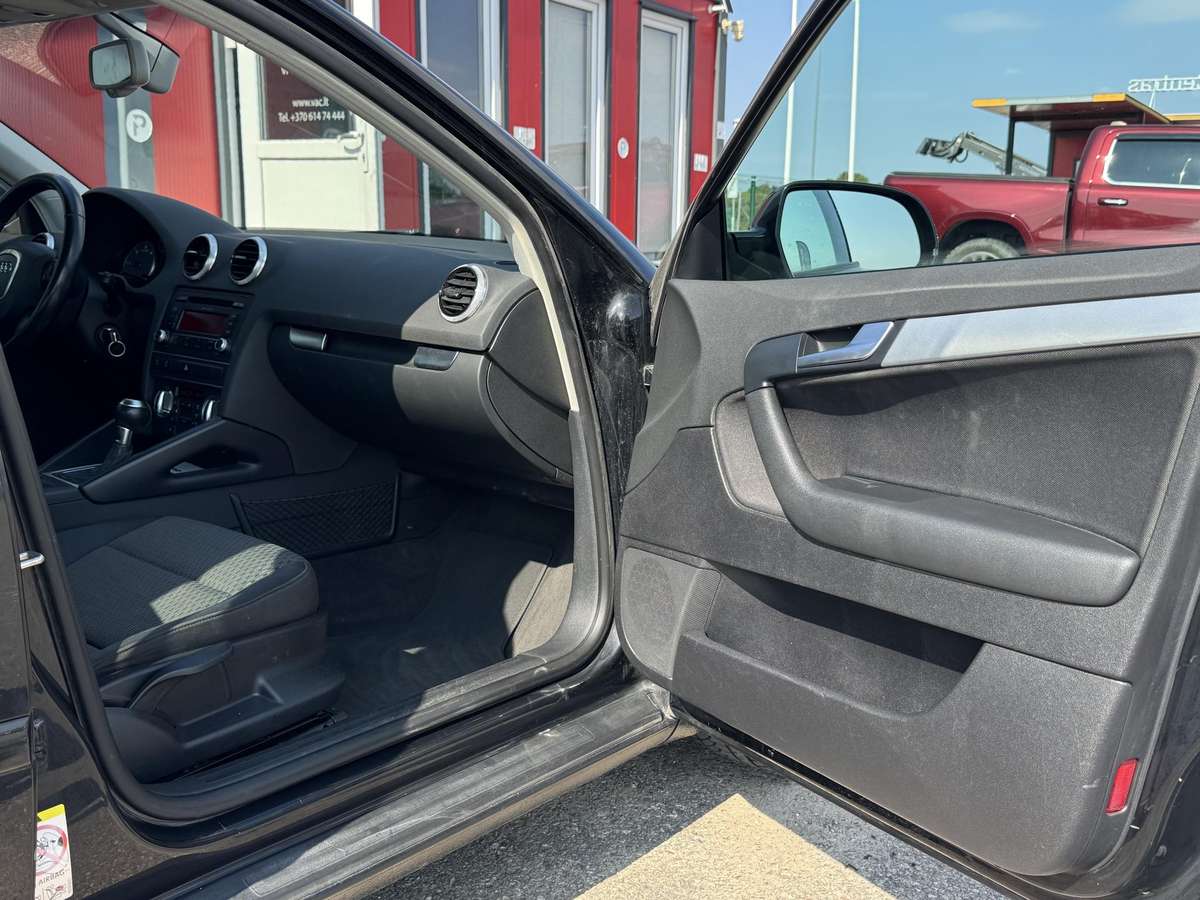Audi A3, 1.6 l., hatchback