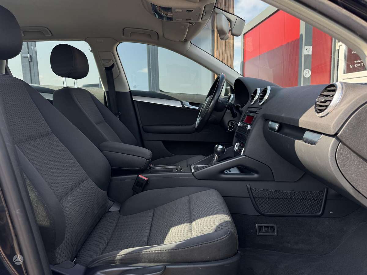 Audi A3, 1.6 l., hatchback