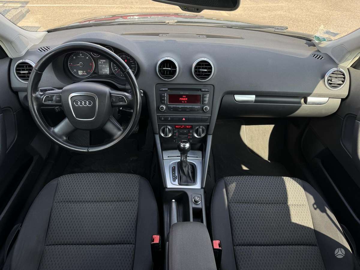 Audi A3, 1.6 l., hatchback