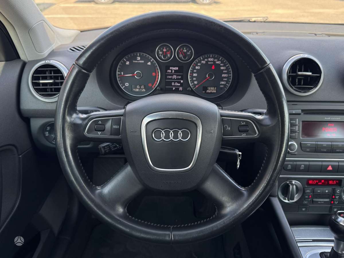 Audi A3, 1.6 l., hatchback