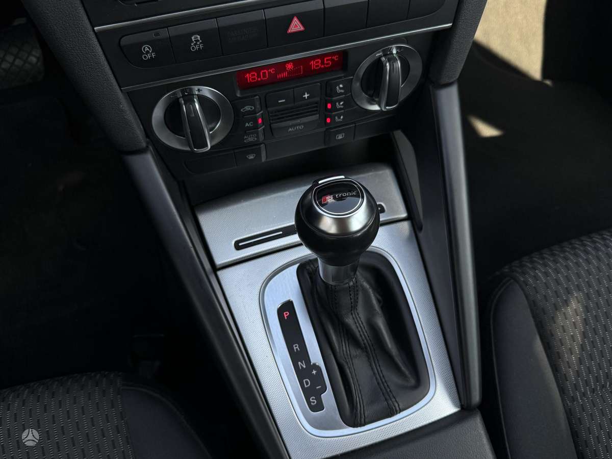 Audi A3, 1.6 l., hatchback