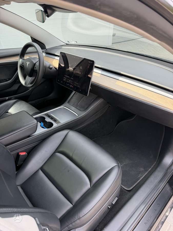 Tesla Model 3, 60 кВт·ч, Седан
