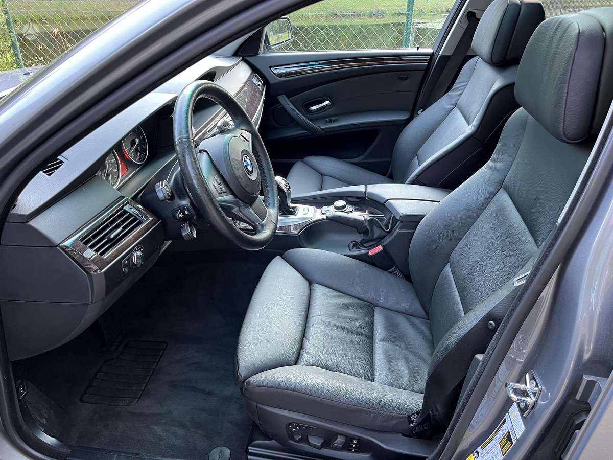 BMW 550, 4.8 l., Седан