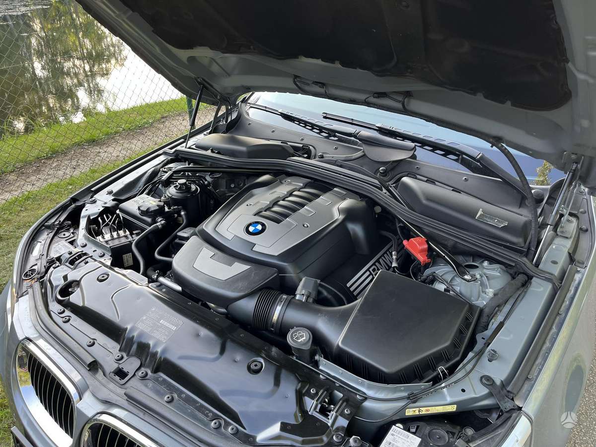 BMW 550, 4.8 l., Седан