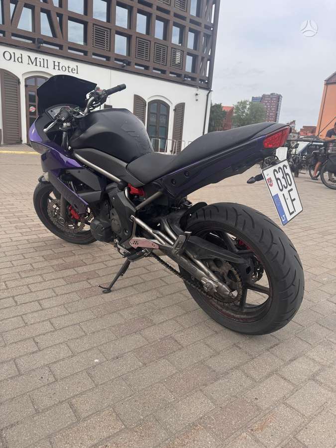 Kawasaki ER 649cc, street / classic